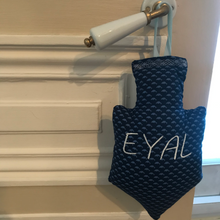 Charger l'image dans la galerie, Toupie-doudou brodée